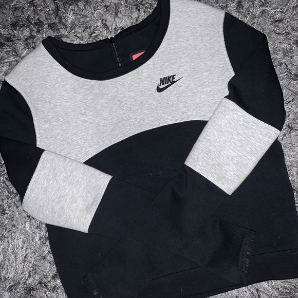 Nike Pullover - Picture 1 of 5